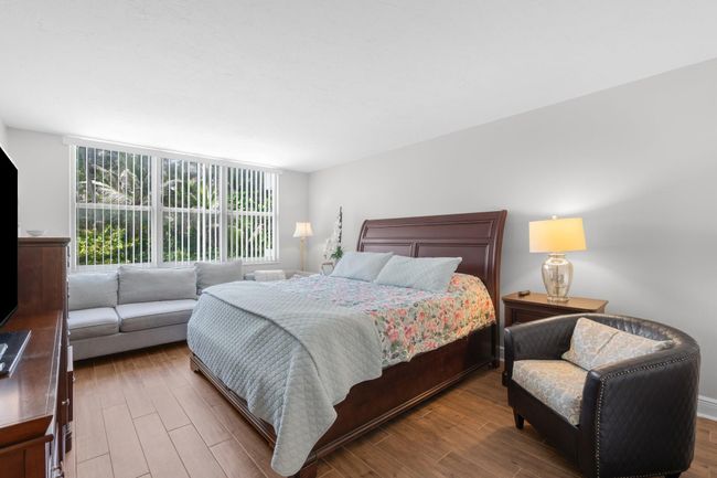 APT-214 - 1147 Hillsboro Mile, Condo with 2 bedrooms, 2 bathrooms and null parking in Hillsboro Beach FL | Image 13
