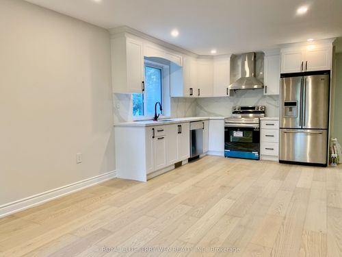 upper-38 Thorncroft Cres, Ajax, ON, L1S2S2 | Card Image