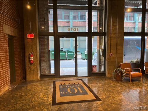 apt-703-1010 Saint Charles St, Saint Louis, MO, 63101-1302 | Card Image