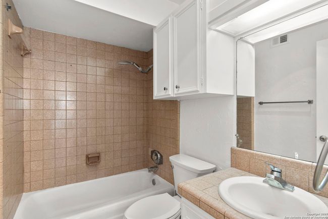 APT-126G - 2300 Nacogdoches Rd, Townhouse with 3 bedrooms, 3 bathrooms and null parking in San Antonio TX | Image 19
