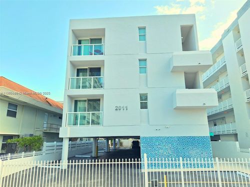 apt-1-2011 Bay Dr, Miami Beach, FL, 33141-4447 | Card Image