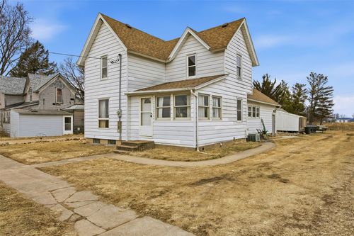 404 Highland St, Olin, IA, 52320-9516 | Card Image
