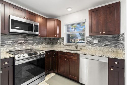 103-9540 Sunrise Lakes Blvd, Sunrise, FL, 33322-6117 | Card Image
