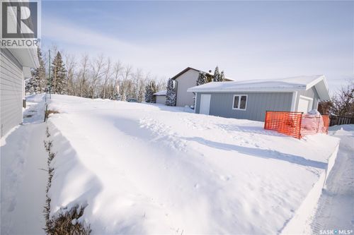 740 Saskatchewan Ave, Foam Lake, SK, S0A4T0 | Card Image