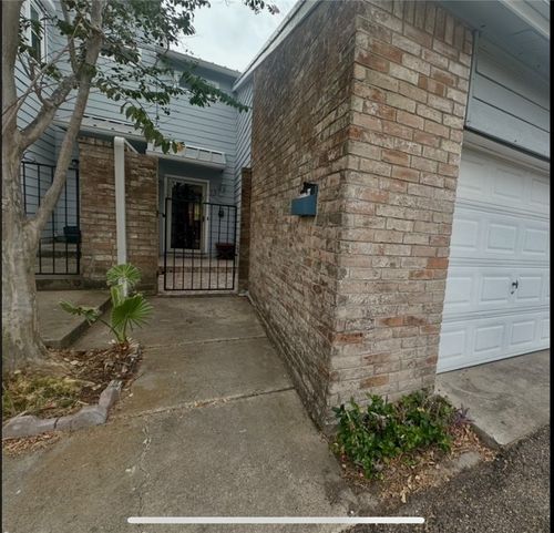 830 Cliff Dr, Portland, TX, 78374-3034 | Card Image