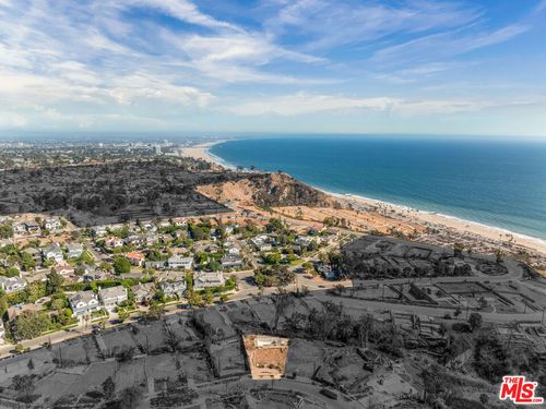 518 Muskingum Pl, Pacific Palisades, CA, 90272-4256 | Card Image