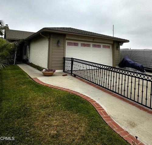 2221 Gershwin Pl, Oxnard, CA, 93033-4034 | Card Image