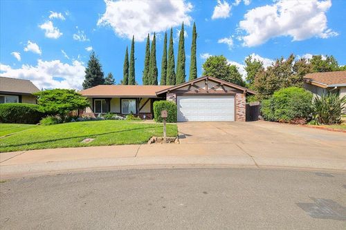 1720 Woodland Dr, Yuba City, CA, 95991-1528 | Card Image