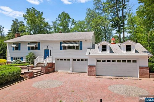 33 Tanglewood Hollow Rd, Upper Saddle River, NJ, 07458-1011 | Card Image
