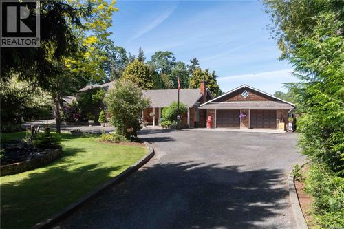 1568 Burnside Road W, Saanich, BC, V9E2E2 | Card Image