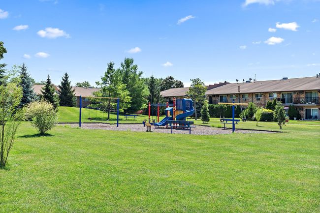 APT-115 - 824 E Old Willow Rd, Condo with 3 bedrooms, 2 bathrooms and 3 parking in Prospect Heights IL | Image 19