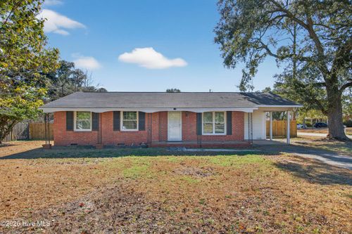 102 Dixie Dr, Leland, NC, 28451-8254 | Card Image