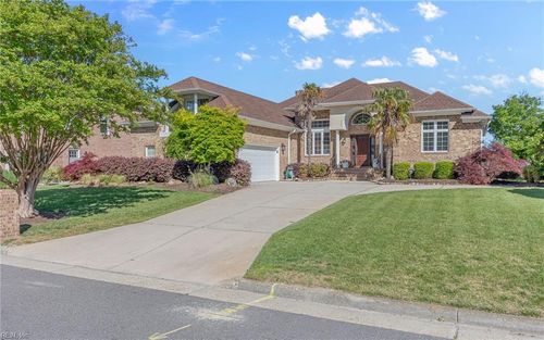 2124 Bierce Dr, Virginia Beach, VA, 23454-7217 | Card Image