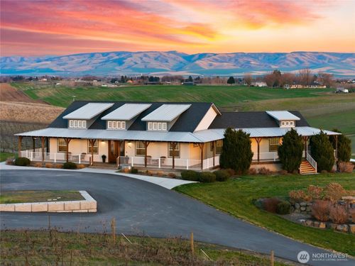 94 Narcissa Pl, Walla Walla, WA, 99362-7336 | Card Image