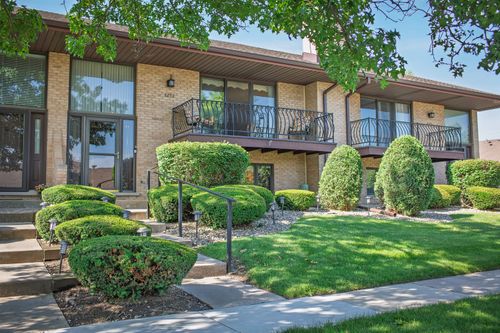 8252 Ashley Ln, Tinley Park, IL, 60477-8284 | Card Image