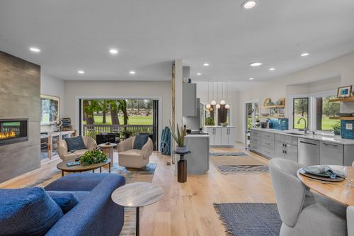 60733 Willow Creek Loop, Bend, OR, 97702-9302 | Card Image