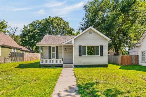 435 Ford St, Liberty, MO, 64068-2511 | Card Image
