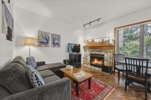 8-4891 Painted Cliff Rd, Whistler, BC, V0N1B0 | Card Image