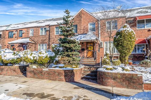 6051 71st St, Maspeth, NY, 11378-2913 | Card Image