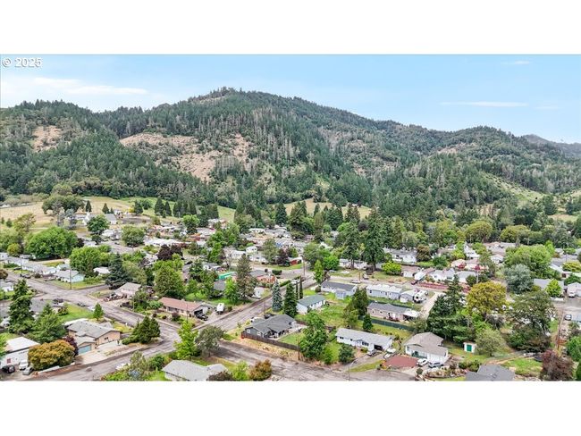 744 Ne Craig St, House other with 4 bedrooms, 3 bathrooms and 2 parking in Myrtle Creek OR | Image 31