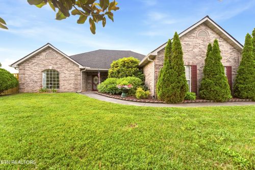 2326 Dublin Dr, Maryville, TN, 37803-2686 | Card Image