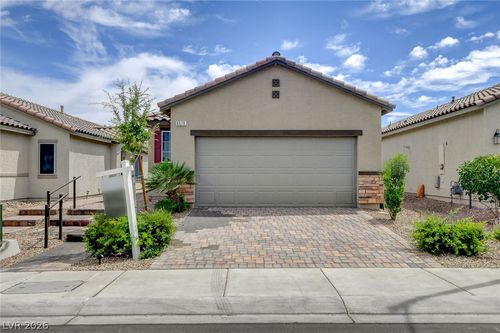 6579 Secret Grove Ave, Las Vegas, NV, 89130-4925 | Card Image