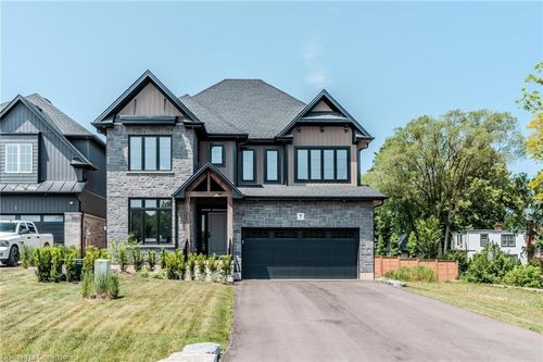 7 Bartlett Ave, Grimsby, ON, L3M5N7 | Card Image
