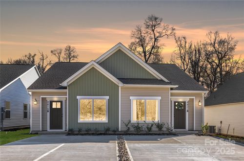 4815/4817 Victoria Avenue, Charlotte, NC, 28269 | Card Image