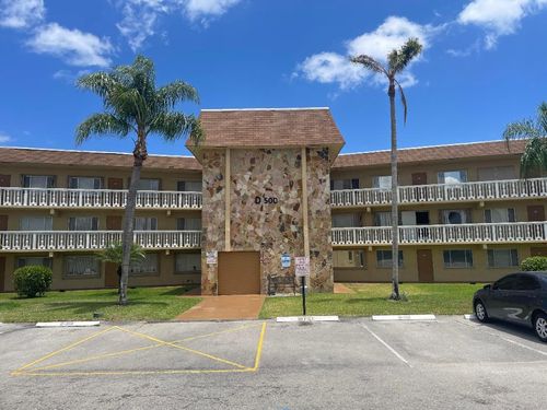 312-100 Village Green Cir E, Palm Springs, FL, 33461-6516 | Card Image