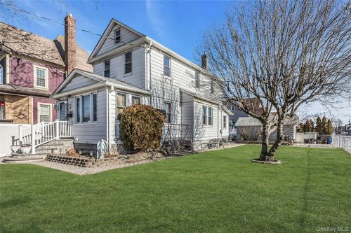 13539 Hook Creek Blvd, Rosedale, NY, 11422-1647 | Card Image