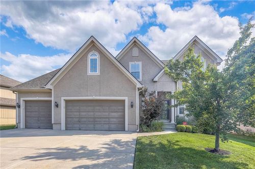 1121 N Old Mill Rd, Independence, MO, 64056-3118 | Card Image