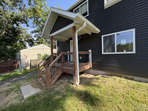 10643 Thorpe Ave, Saint Louis, MO, 63114-1025 | Card Image