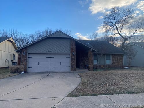 8702 87th Pl, Tulsa, OK, 74133-4318 | Card Image