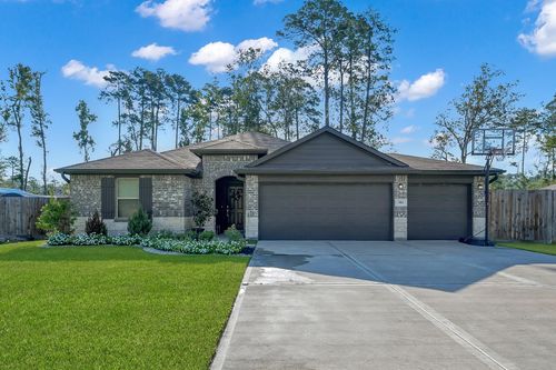 910 Forest Vw, New Caney, TX, 77357-7870 | Card Image