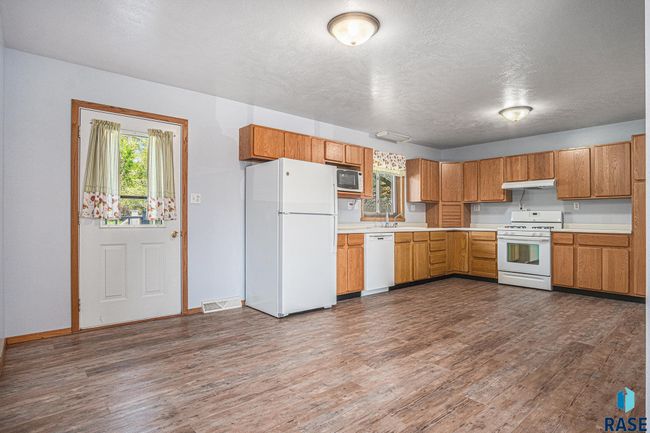 805 College Ave N, House other with 3 bedrooms, 2 bathrooms and null parking in Wessington Springs SD | Image 7