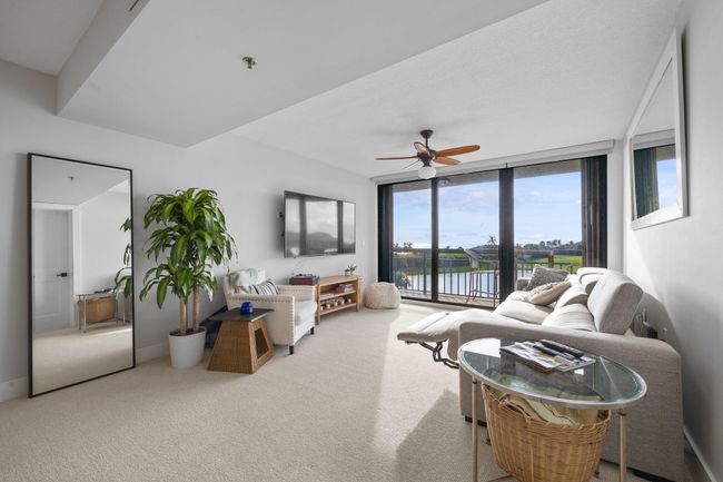 404 - 201 S Seas 404 Drive, Condo with 2 bedrooms, 2 bathrooms and null parking in Jupiter FL | Image 13