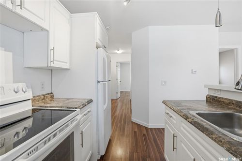 1056 Mctavish St, Regina, SK, S4T3V3 | Card Image