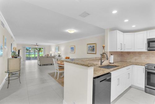 apt-101-250 John F Kennedy Dr, Atlantis, FL, 33462-1177 | Card Image