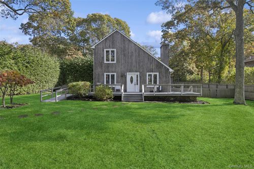 4 Morris Ct, Westhampton Beach, NY, 11978-1435 | Card Image