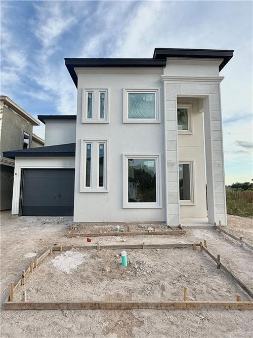 2710 E Solar Dr, Mission, TX, 78574-3377 | Card Image