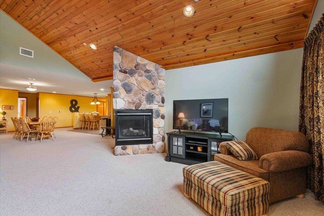 2708 - 2017-8 S Czech Xing, Condo with 3 bedrooms, 2 bathrooms and null parking in Arkdale WI | Image 7