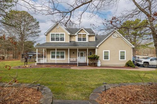 210 Weeks Ave, Manorville, NY, 11949-2035 | Card Image