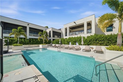 301-82 9th St S, Naples, FL, 34102-6262 | Card Image