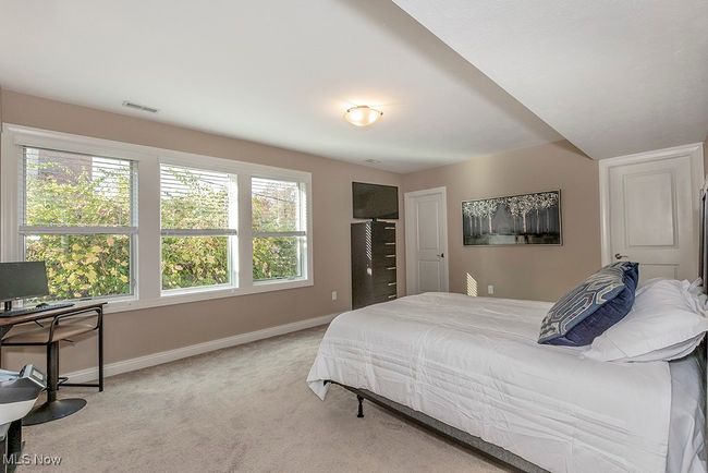 1374 Slate Ct, Condo with 4 bedrooms, 4 bathrooms and null parking in Cleveland Heights OH | Image 37