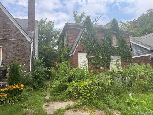 15925 Evanston St, Detroit, MI, 48224-2587 | Card Image