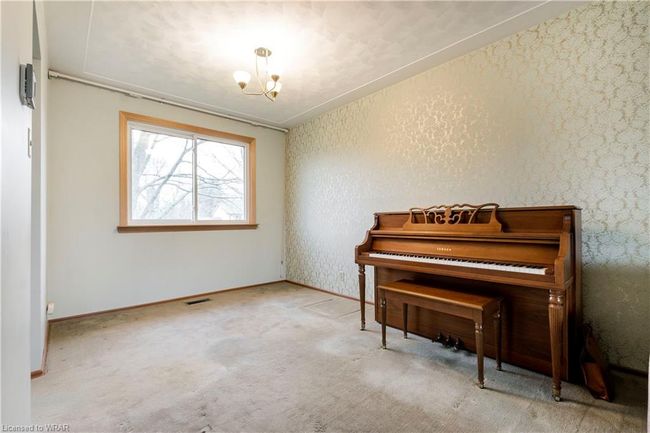 383 Forest Hill Dr, House other with 3 bedrooms, 2 bathrooms and 3 parking in Kitchener ON | Image 9