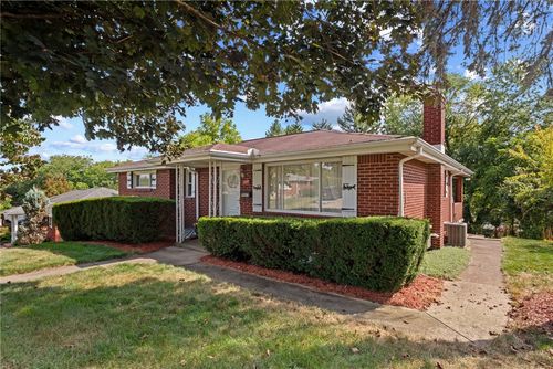 10802 Airview Dr, North Huntingdon, PA, 15642-4285 | Card Image