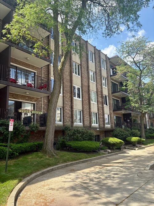 unit-405-5501 Lincoln Ave, Morton Grove, IL, 60053-3427 | Card Image