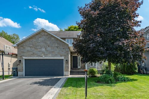 48 Station Trail, Russell, ON, K4R0A3 | Card Image