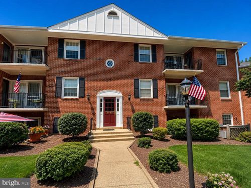303-3830 Lyndhurst Dr, FAIRFAX, VA, 22031-3726 | Card Image
